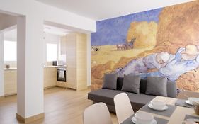 3 hab dobles, 2 baños, AC, junto al Casco Viejo OL